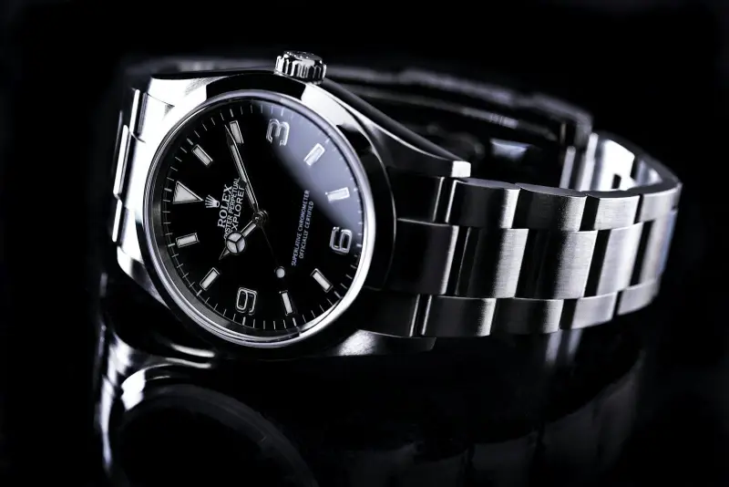A watch dial glowing in the dark